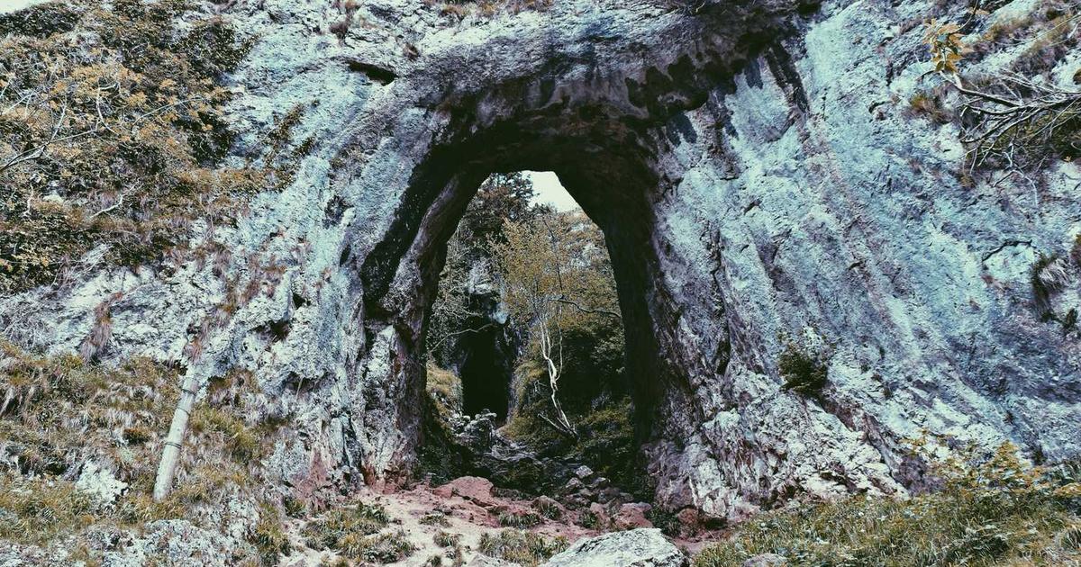 Navigating Dating as a Christian Teen: Biblical Wisdom for Parents